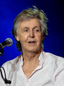 Paul_McCartney_in_October_2018.jpg